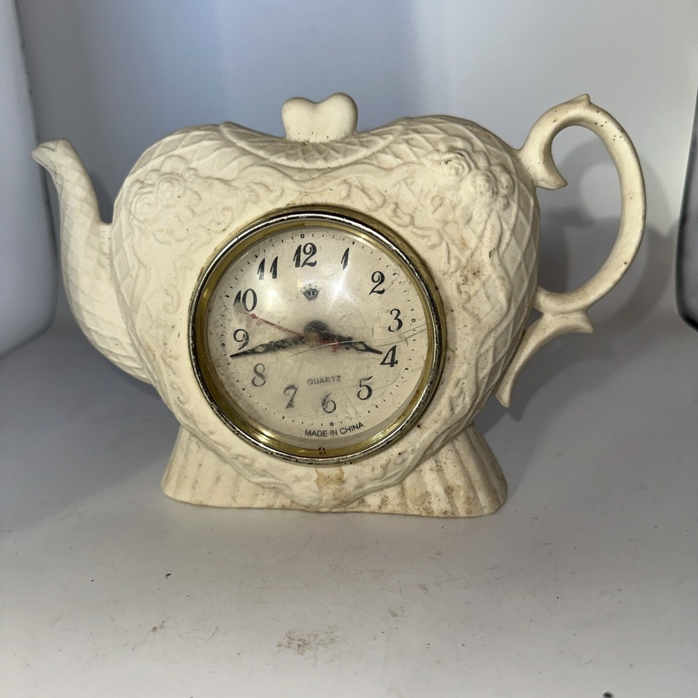 WHITE CERAMIC TEAPOT DESK CLOCK WITH FLOWERS- Runs‎